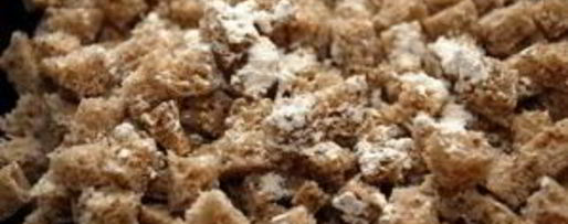 Шаг 4: сухариков на сковороде