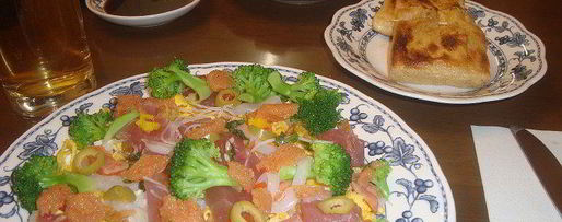 Шаг 1: чирашей-суш — риса с красной рыбой и икрой