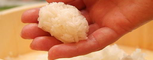 Шаг 3: нигирей-суш с кальмаром