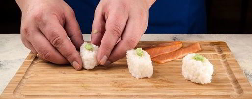 Шаг 10: ролла калифорния и суши нигири