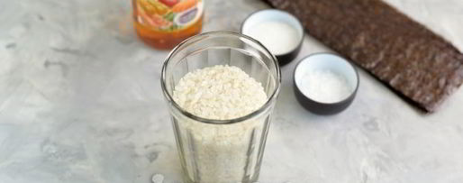 Шаг 2: суш нигири и гунканы с лососем