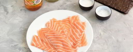 Шаг 6: суш нигири и гунканы с лососем