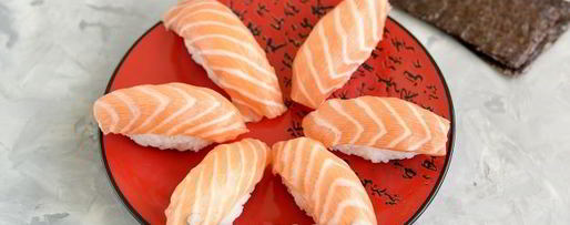 Шаг 8: суш нигири и гунканы с лососем