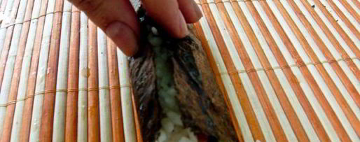 Шаг 3: суш-ролла огуречный цветок