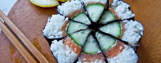 Шаг 6: суш-ролла огуречный цветок