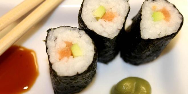 Рецепт суш с авокадо и лососем