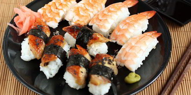 Рецепт суш с креветкой, угрем и омлетом
