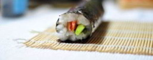 Шаг 6: суш с семгой и огурцом