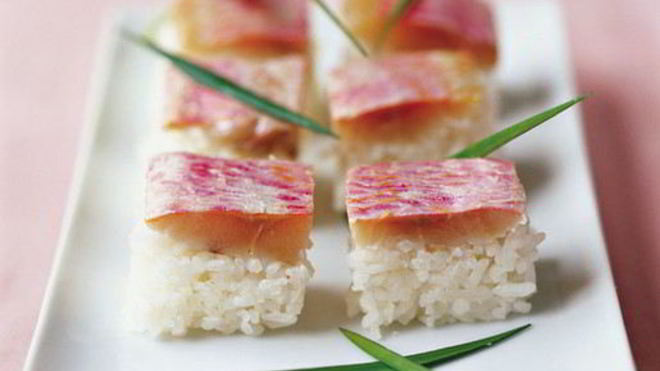 Рецепт Суш со средиземноморской султанкой