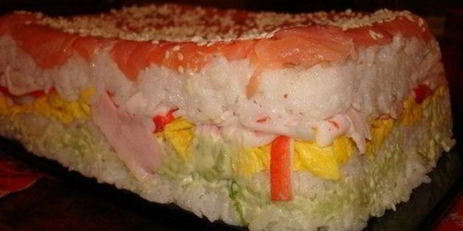 Рецепт суш-торта с креветками и авокадо