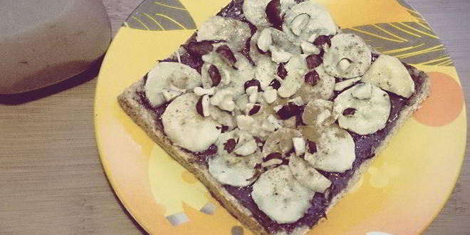 Рецепт бананова-орехового сэндвич с нутеллой