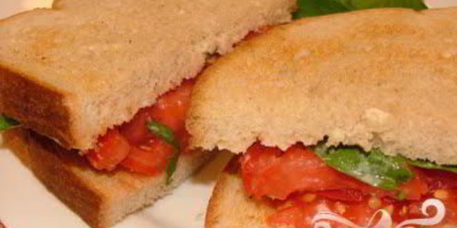 Рецепт румяного сэндвича с помидором