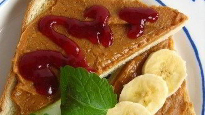 Рецепт Сладких сэндвичей с арахисом, клубникой и бананом