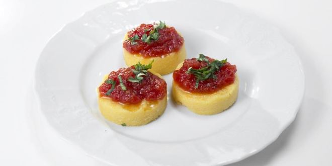 Рецепт сэндвича из поленты и томатного варенья