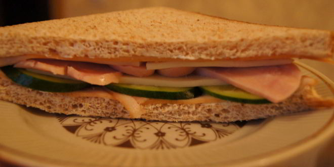 Рецепт сэндвича с беконом и ветчиной