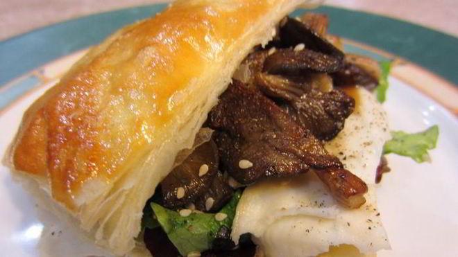 Рецепт Сэндвича с Моцареллой, грибами и соусом Нисуаз