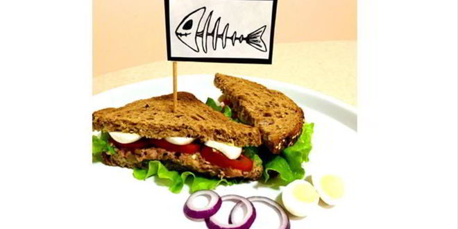 Рецепт сэндвича с тунцом и перепелиным яйцом