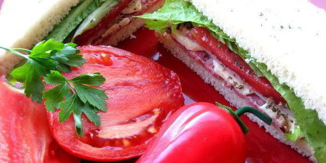 Рецепт сэндвича с ветчиной и салями