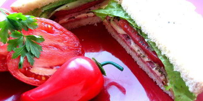 Рецепт сэндвича с ветчиной и салями