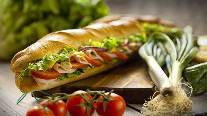 Рецепт Сэндвича с ветчиной, сыром и помидорами