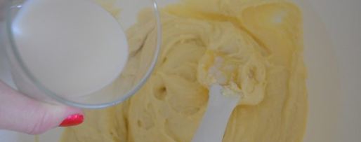 Шаг 6: сэндвича виктории с клубничныма джемома и сливочныма кремома