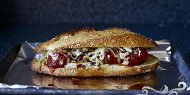 Рецепт сэндвичей с фрикадельками, сыром и луком