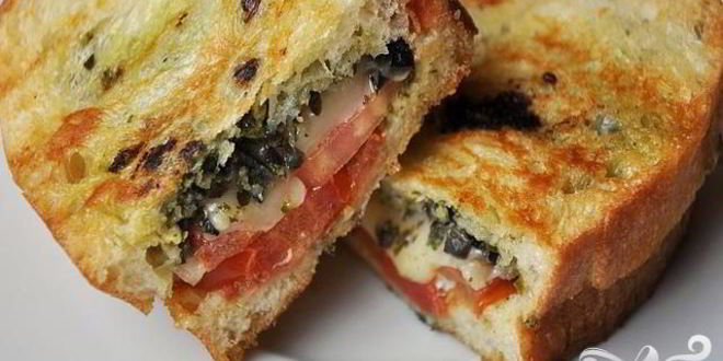 Рецепт сэндвичей с помидорами, соусом и сыром