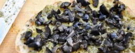 Шаг 2: сэндвичей с помидорами, соусом и сыром