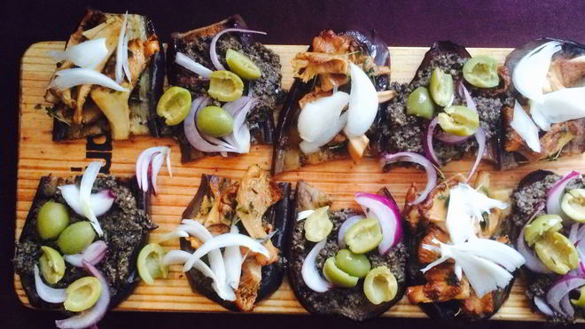 Рецепт Тапаса из баклажанов с лисичками и тапенадом