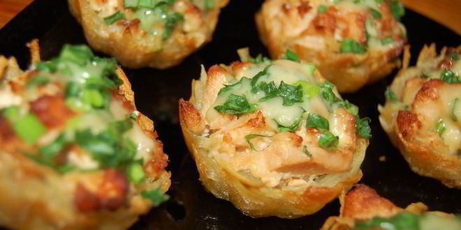 Рецепт тарталеток из картофеля с куриным филе под чесночно-сырным соусом