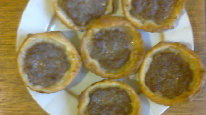 Рецепт Тарталеток из слоеного теста с фаршем