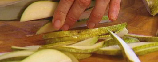 Шаг 2: тарталеток из слоеного теста с грушей и голубым сыром