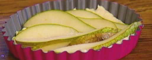 Шаг 4: тарталеток из слоеного теста с грушей и голубым сыром