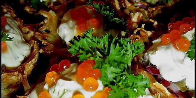 Рецепт тарталеток картофельных с селедкой и икрой