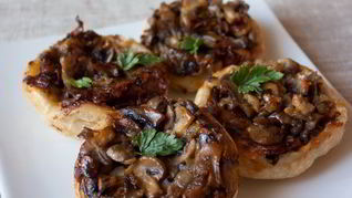 Рецепт Тарталеток-перевертышей с шампиньонами