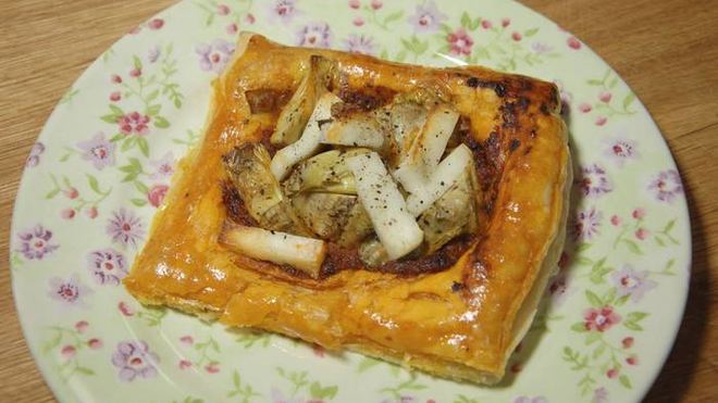 Рецепт Тарталеток с козьим сыром, артишоками и соусом песто