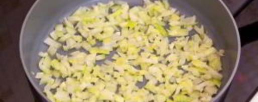 Шаг 3: тарталеток с печеночным муссом, перепелиными яйцами и помидорами черри