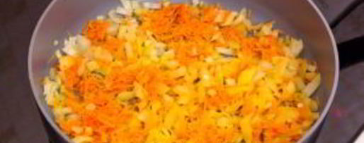 Шаг 4: тарталеток с печеночным муссом, перепелиными яйцами и помидорами черри