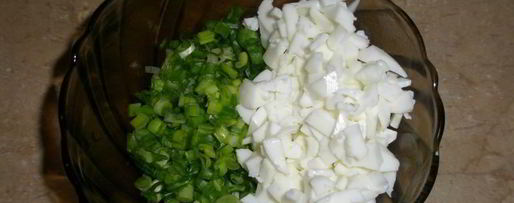 Шаг 3: тарталеток с печенью трески и яйцом, зеленым луком и укропом