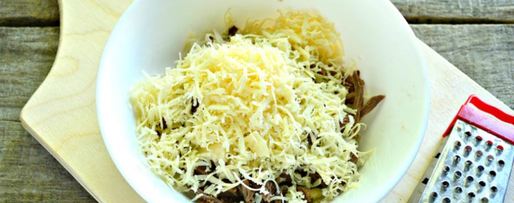 Шаг 1: тарталеток с пикантным салатом и черной икрой