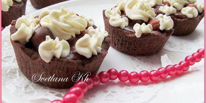 Рецепт тарталеток с шоколадно-ореховой карамелью и сливками