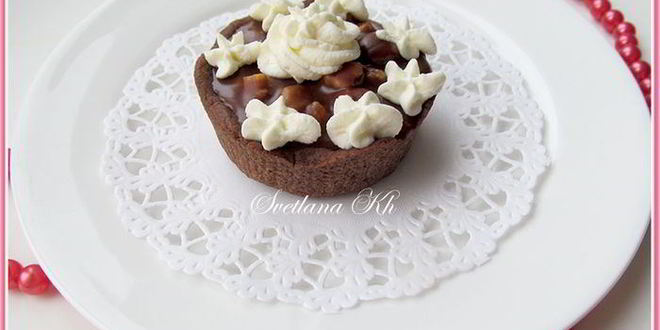 Рецепт тарталеток с шоколадно-ореховой карамелью и сливками