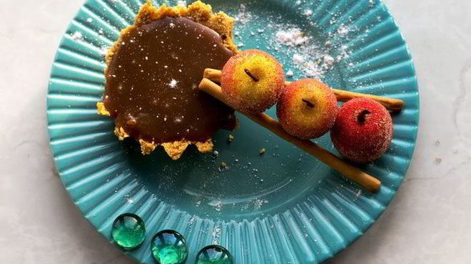 Рецепт Тарталеток с шоколадным ганашем и карамелью