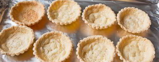 Шаг 11: тарталеток с ветчиной и луком