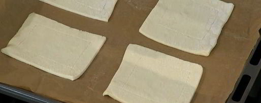 Шаг 4: тарталеток с яблоками и голубикой