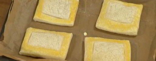 Шаг 6: тарталеток с яблоками и голубикой