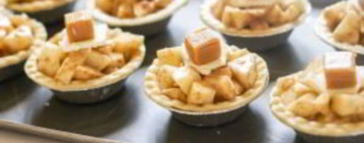 Шаг 2: тарталеток с яблоками