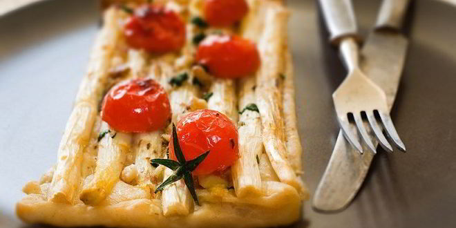 Рецепт тарталеток со спаржей, моцареллой и пармезаном