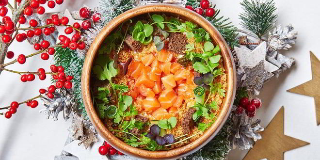 Рецепт тартара из кижуча с хрустящим поп-корном из киноа, жареными каперсами и пеной из сливочного хрена