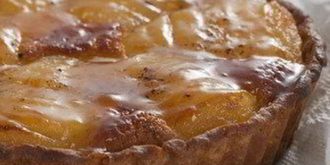 Рецепт грушевого тарта на шоколадно-миндальном тесте